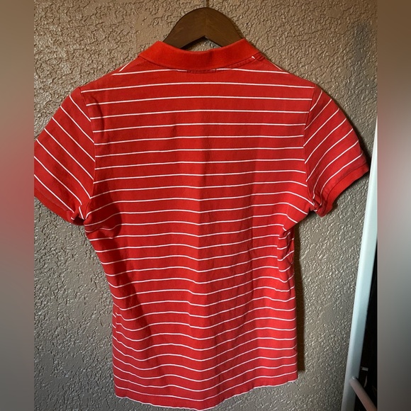 UNIQLO collared 1/4 button tee - Picture 2 of 4